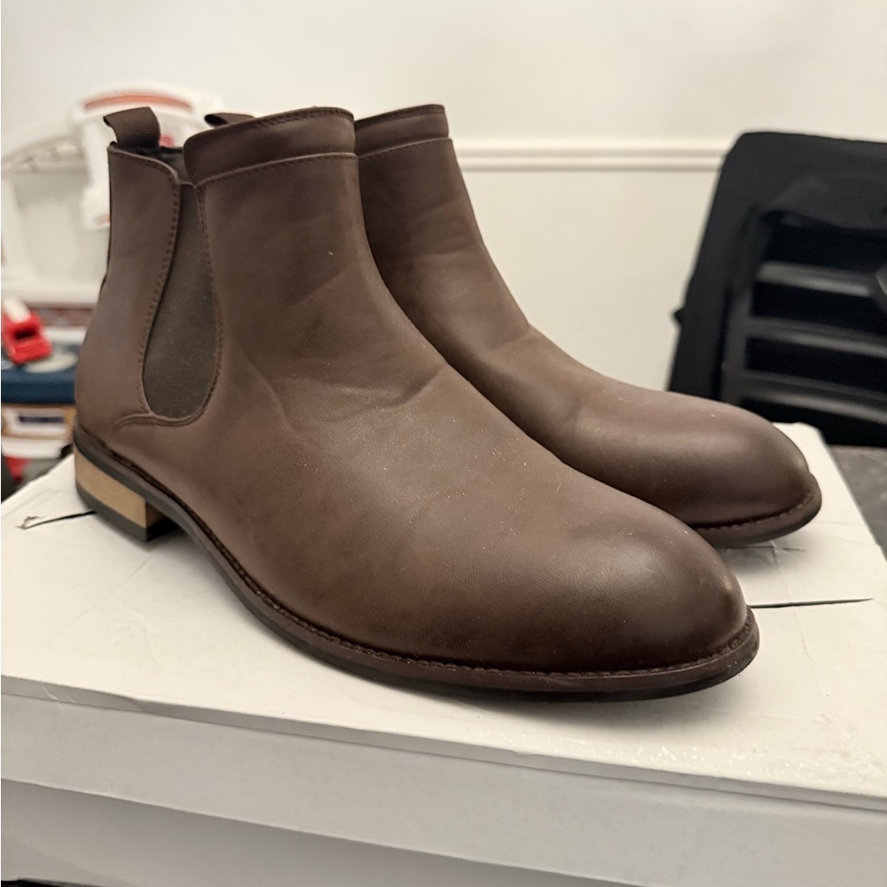 Men’s Chelsea Boot Size 12